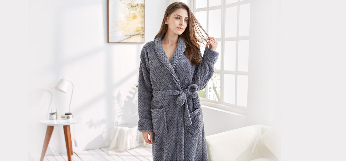 Robe – Tony & Candice